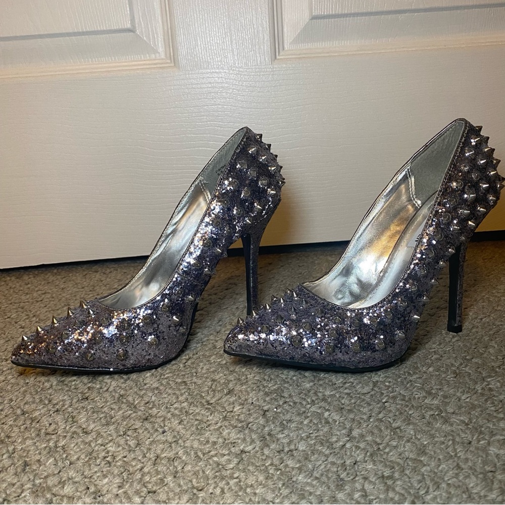 Steve Madden Stud Heels NWOT - Picture 2 of 7